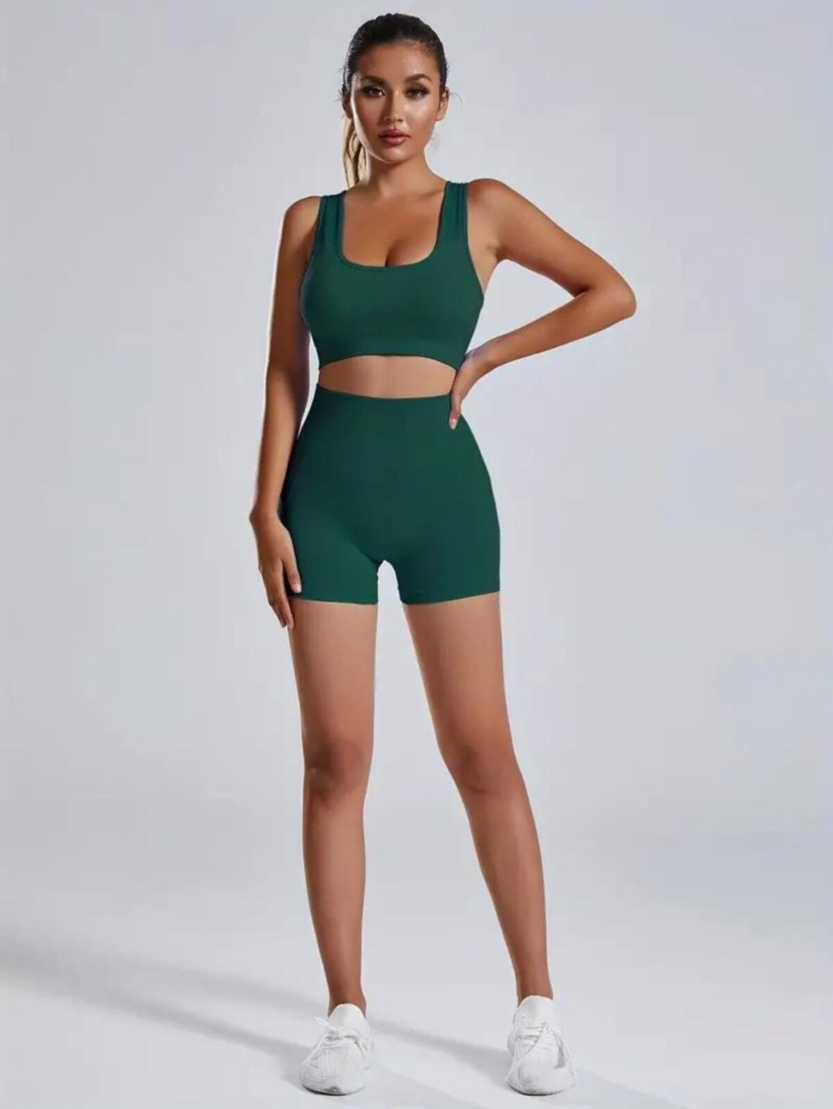 CONJUNTO-DEPORTIVO-VERDE-3.jpg